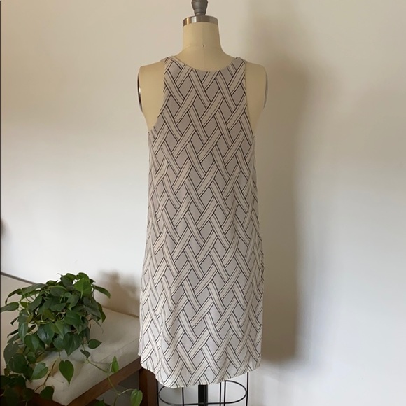 Geo Print Shift Dress - Picture 3 of 5